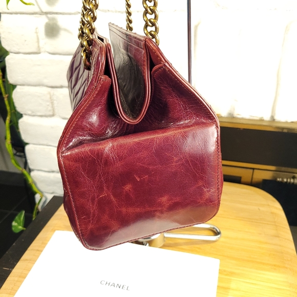 Chanel Quilted Lambskin Perfect Edge Tote - Picture 6 of 15